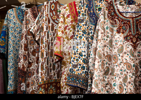 India, Kerala, Kochi, Mattancherry, Jewtown, paisley patterned cothes on display in tourist shop Stock Photo