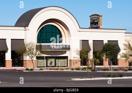 exterior view of a Dillards retail department store Stock Photo - Alamy