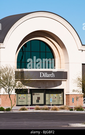 exterior view of a Dillards retail department store Stock Photo - Alamy