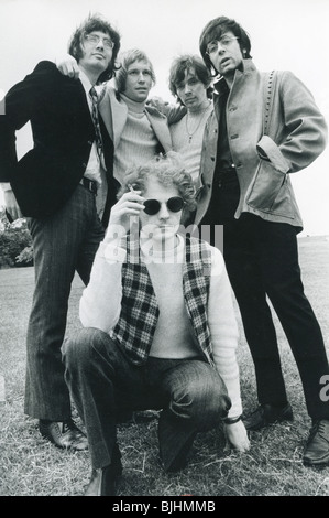 MANFRED MANN in 1966 from l: Klaus Voorman, Mike d'Abo (front) Mike ...