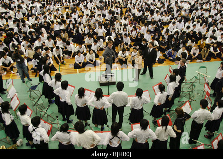 Sydney Symphony Orchestra conduct a music masterclass with pupils of Ichioka High School, Osaka, Japan. Stock Photo