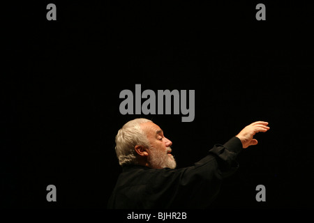 Conductor Gianluigi Gelmetti (in black) leads the Sydney Symphony Orchestra during music rehearsal at Osaka Symphony Hall, Japan Stock Photo