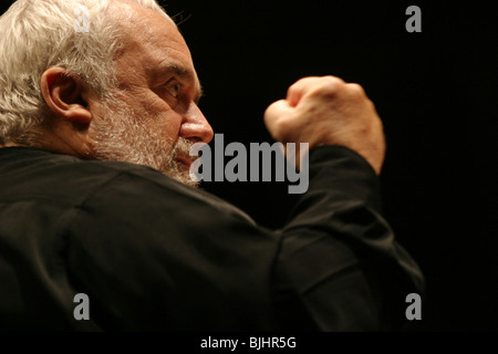 Conductor Gianluigi Gelmetti (in black) leads the Sydney Symphony Orchestra during music rehearsal at Osaka Symphony Hall, Japan Stock Photo