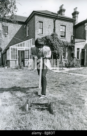 MANFRED MANN - UK rock group leader at his Blackheath, London, home in September 1966. Photo: Tony Gale Stock Photo