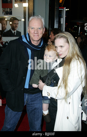 MALCOLM MCDOWELL KELLEY KUHR & SON IN GOOD COMPANY FILM PREMIERE CHINESE THEATRE HOLLYWOOD LOS ANGELES USA 06 December 2004 Stock Photo