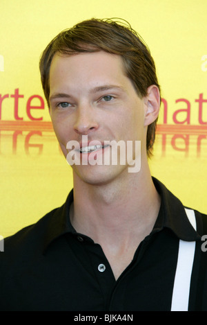 MARTIN WEISS AGNES UND SEINE BRUDER PHOTOC 61ST VENICE FILM FESTIVAL LIDO VENICE ITALY 05 September 2004 Stock Photo