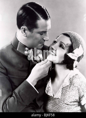 THE SMILING LIEUTENANT (1931) MAURICE CHEVALIER, CLAUDETTE COLBERT ERNST LUBITSCH (DIR) 001 Stock Photo