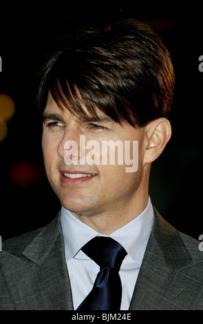 TOM CRUISE THE WORLD PREMIERE OF LIONS FOR LAMBS AT THE 2007 LONDON FILM FESTIVAL THE ODEON LEICESTER SQUARE LONDON ENGLAND 2 Stock Photo