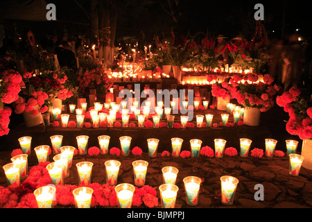 Day of the Dead, Overnight Cemetery Vigils, Tzintzuntzan, near Patzcuaro, Michoacan state, Mexico Stock Photo