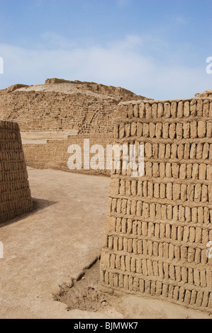 Peruvian Bricks Huaca Pucllana, Mud bricks of the Ancient Peruvian Pyramid. Miraflores ...