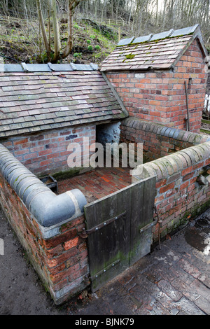 old brick built pigsty Stock Photo - Alamy