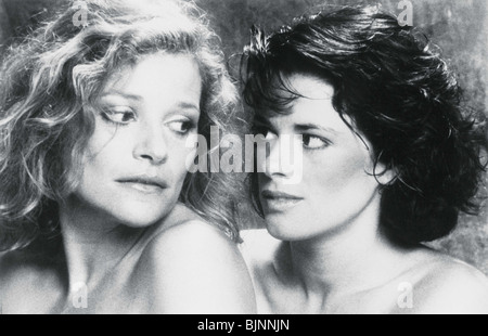 DESERT HEARTS (1985) PATRICIA CHARBONNEAU, HELEN SHAVER DONNA DEITCH (DIR) DSHT 008 Stock Photo