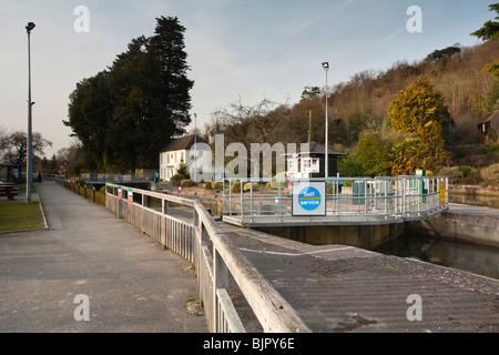 Marsh Lock on the River Thames near Henley in Oxfordshire, Uk Stock Photo