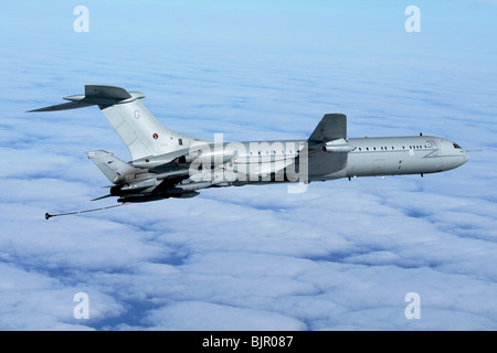 RAF Vickers VC10 Air Tanker Plane Landing At RAF Brize Norton Air Base   Raf Vc10 In Flight Refuel Of Tornado Gr4 Bjr087 