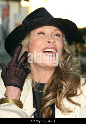 FAYE DUNAWAY NORMAN JEWISON AT LACMA TRIBUTE HOLLYWOOD LOS ANGELES CA USA 17 April 2009 Stock Photo