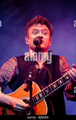 Bart Peeters & band live during the "Slimmer dan de zanger ...