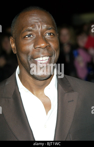 GARY BEADLE NATIONAL TELEVISION AWARDS 200 ROYAL ALBERT HALL LONDON ENGLAND 26 October 2004 Stock Photo