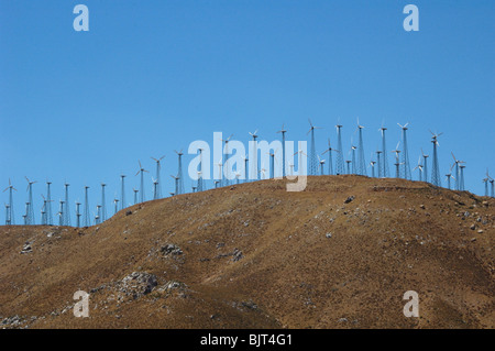 Wind turbines at the Tehachapi Wind Farm (2nd largest in the world) at sunset, Tehachapi Mountains, California Stock Photo