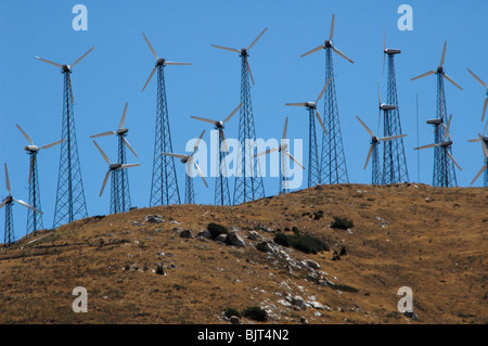 Wind turbines at the Tehachapi Wind Farm (2nd largest in the world) at sunset, Tehachapi Mountains, California Stock Photo