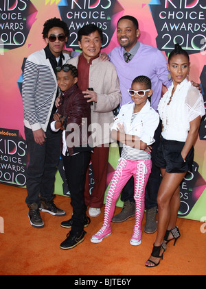 TREY SMITH JADEN SMITH JACKIE CHAN WILL SMITH JADA PINKETT SMITH WILLOW SMITH NICKELODEON KIDS CHOICE AWARDS 2010 LOS ANGEL Stock Photo