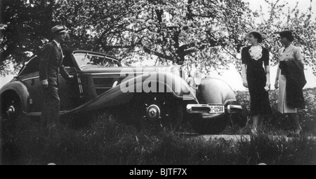 people, women, lady with her Mercedes Benz convertible, suitcase