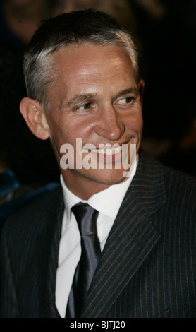 GARY LINEKER UK PREMIERE OF NEW WEST END SHOW SPAMALOT PALACE THEATRE LONDON ENGLAND 17 October 2006 Stock Photo