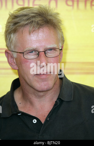 PHIL DAVIS VERA DRAKE PHOTOCALL 61ST VENICE FILM FESTIVAL LIDO VENICE ITALY 06 September 2004 Stock Photo