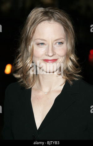 JODIE FOSTER A VERY LONG ENGAGEMENT PREMIE CHINESE THEATRE HOLLYWOOD LOS ANGELES USA 10 November 2004 Stock Photo