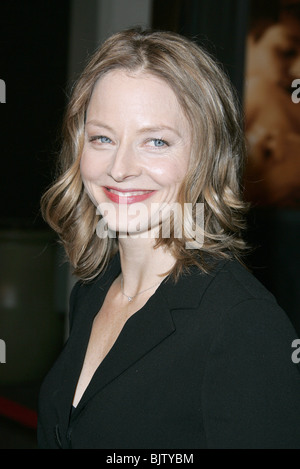 JODIE FOSTER A VERY LONG ENGAGEMENT PREMIE CHINESE THEATRE HOLLYWOOD LOS ANGELES USA 10 November 2004 Stock Photo