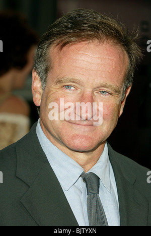 ROBIN WILLIAMS ONE HOUR PHOTO PREMIERE LA BEVERLY HILLS LOS ANGELES USA 22 August 2002 Stock Photo