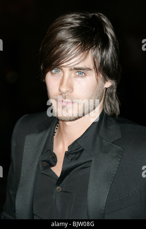 JARED LETO ALEXANDER WORLD PREMIERE GRUMANN'S CHINESE THEATRE HOLLYWOOD LOS ANGELES USA 16 November 2004 Stock Photo