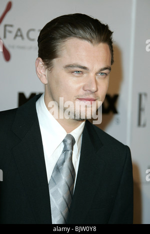 LEONARDO DICAPRIO THE AVIATOR FILM PREMIERE CHINESE THEATRE HOLLYWOOD LOS ANGELES USA 01 December 2004 Stock Photo