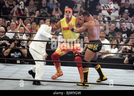 DAIVARI HOLLYWOOD HOGAN & MUHAMMAD HASSAN WRESTLEMANIA 21 GOES HOLLYWOOD STAPLES CENTER LOS ANGELES USA 03 April 2005 Stock Photo