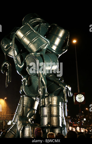 Unveling The Cascade statue sculpture at night in Rotterdam Netherlands Stock Photo