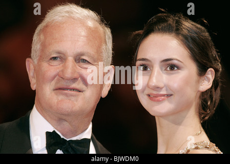 JOHN IRWIN & HANNAH TAYLOR GORDON THE FINE ART OF LOVE-MINE HA-H CASINO LIDO VENICE ITALY 31 August 2005 Stock Photo