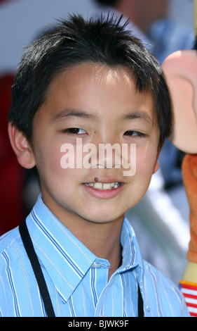 JORDAN NAGAI RUSSELL UP WORLD PREMIERE HOLLYWOOD LOS ANGELES CA USA 16 May 2009 Stock Photo