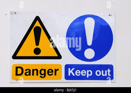 Building site danger warning signs - Children's warning sign 'Dont play ...