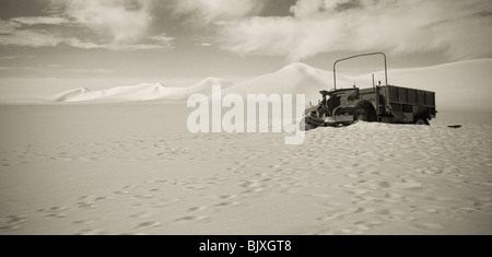 Ford F30 truck of S-Patrol of the Long Range Desert Patrol abandoned due to a seized engine during WW2, Western Desert, Egypt Stock Photo