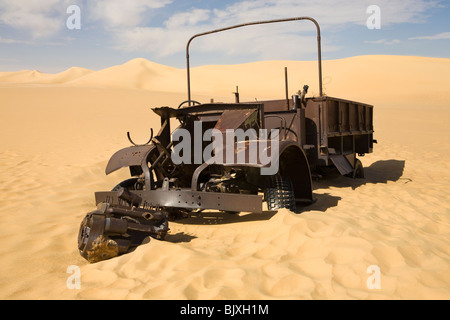 Ford F30 truck of S-Patrol of the Long Range Desert Patrol abandoned due to a seized engine during WW2, Western Desert, Egypt Stock Photo