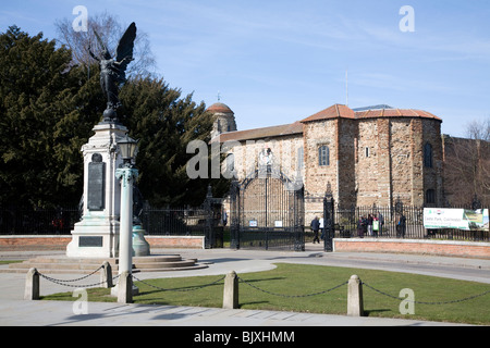 Victory sculpture war memorial, by Castle Park, Colchester, Essex Stock Photo