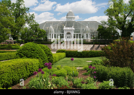 The John F. Wolfe Palm House at the Franklin Park Conservatory in ...