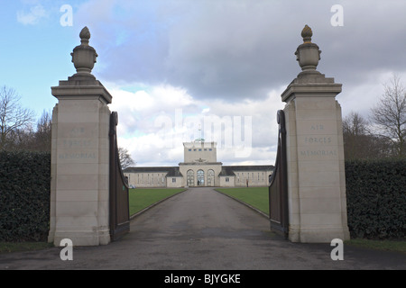 RAF Memorial overlooks the River Thames on Cooper's Hill at Englefield ...