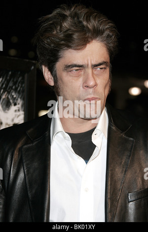 BENICIO DEL TORO SIN CITY FILM PREMIERE WESTWOOD LA USA 28 March 2005 Stock Photo