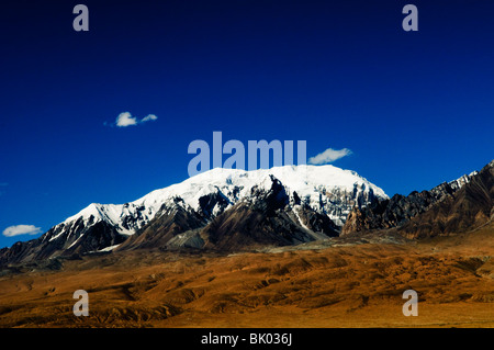 Beautiful Muztagh Ata peak in the Pamir mountains. Stock Photo