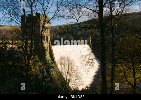 Derwent Dam, Upper Derwent Valley, Peak District, Derbyshire, England, UK Stock Photo