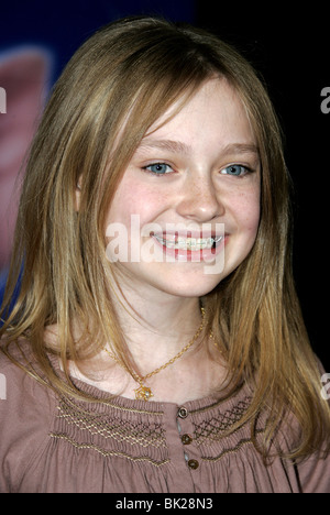 DAKOTA FANNING CHARLOTTES WEB FILM PREMIERE HOLLYWOOD LOS ANGELES USA ...