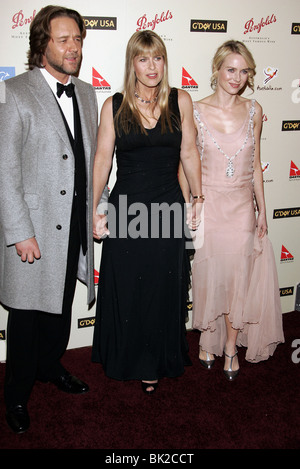 RUSSELL CROWE TERRI IRWIN & NAOMI WATTS 2007 PENFOLDS ICON BLACK TIE GALA CENTURY CITY LOS ANGELES USA 13 January 2007 Stock Photo