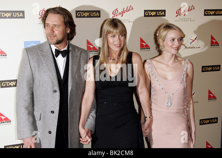 RUSSELL CROWE TERRI IRWIN & NAOMI WATTS 2007 PENFOLDS ICON BLACK TIE GALA CENTURY CITY LOS ANGELES USA 13 January 2007 Stock Photo