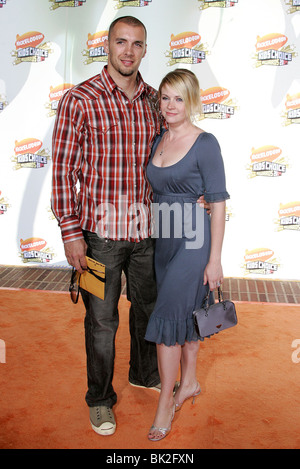 Mark Wilkerson, Melissa Joan Hart And Son Mason. 25 March 2007 