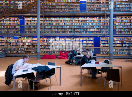 Modern interior of Delft Technical University Library in Delft The Netherlands, Architect Mecanoo Stock Photo